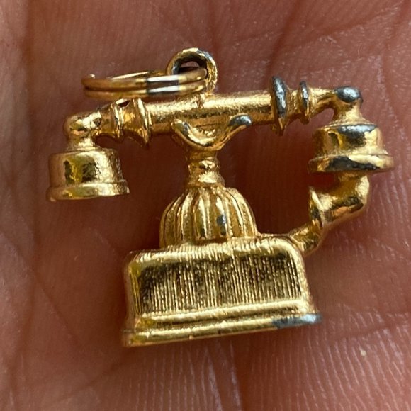 Vintage Avon Charm for Bracelet Old Fashioned TELEPHONE Women's Jewelry Gold - Picture 7 of 8